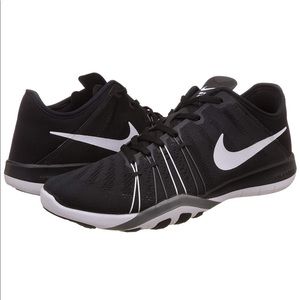 Nike Women's Free TR 6 Training Shoes Black/White
